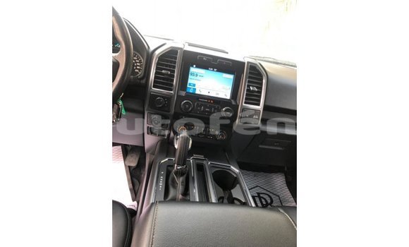 Acheter Import Voiture Ford Club Wagon Blanc à Import - Dubai, Marquesas Acheter Import Voiture Ford Club Wagon Blanc à Import - Dubai, Marquesas