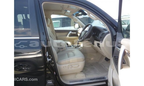 Buy Import Toyota Land Cruiser Black Car in Import - Dubai in Marquesas Buy Import Toyota Land Cruiser Black Car in Import - Dubai in Marquesas