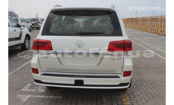 Acheter Import Voiture Toyota Land Cruiser Blanc à Import - Dubai, Marquesas Acheter Import Voiture Toyota Land Cruiser Blanc à Import - Dubai, Marquesas