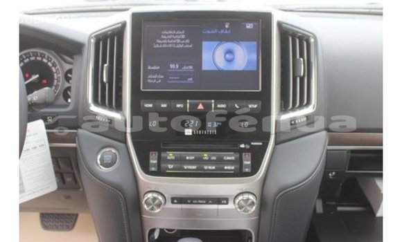 Acheter Import Voiture Toyota Land Cruiser Blanc à Import - Dubai, Marquesas Acheter Import Voiture Toyota Land Cruiser Blanc à Import - Dubai, Marquesas