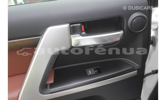 Acheter Import Voiture Toyota Land Cruiser Blanc à Import - Dubai, Marquesas Acheter Import Voiture Toyota Land Cruiser Blanc à Import - Dubai, Marquesas