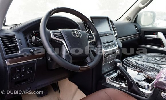 Acheter Import Voiture Toyota Land Cruiser Blanc à Import - Dubai, Marquesas Acheter Import Voiture Toyota Land Cruiser Blanc à Import - Dubai, Marquesas