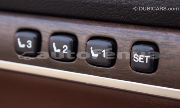 Acheter Import Voiture Toyota Land Cruiser Blanc à Import - Dubai, Marquesas Acheter Import Voiture Toyota Land Cruiser Blanc à Import - Dubai, Marquesas