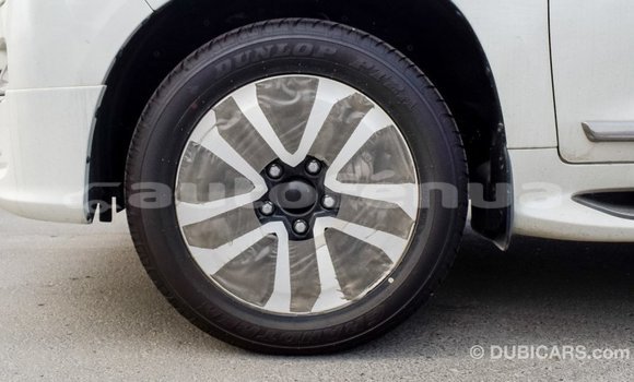 Acheter Import Voiture Toyota Land Cruiser Blanc à Import - Dubai, Marquesas Acheter Import Voiture Toyota Land Cruiser Blanc à Import - Dubai, Marquesas