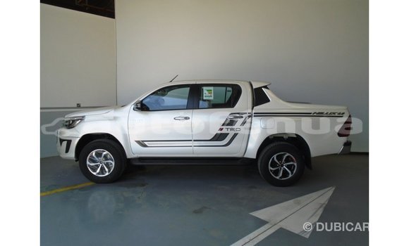 Acheter Import Voiture Toyota Hilux Blanc à Import - Dubai, Marquesas Acheter Import Voiture Toyota Hilux Blanc à Import - Dubai, Marquesas