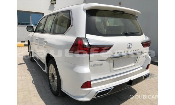 Acheter Import Voiture Lexus LX Blanc à Import - Dubai, Marquesas Acheter Import Voiture Lexus LX Blanc à Import - Dubai, Marquesas