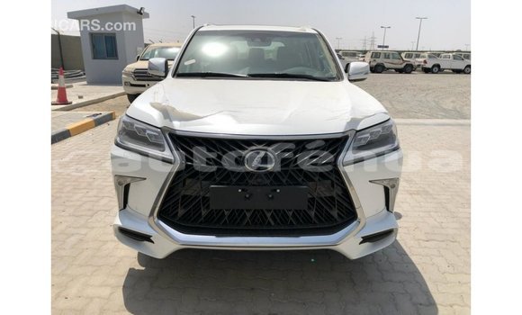 Acheter Import Voiture Lexus LX Blanc à Import - Dubai, Marquesas Acheter Import Voiture Lexus LX Blanc à Import - Dubai, Marquesas