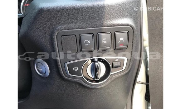 Acheter Import Voiture Mercedes-Benz 250 Blanc à Import - Dubai, Marquesas Acheter Import Voiture Mercedes-Benz 250 Blanc à Import - Dubai, Marquesas