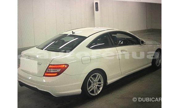 Buy Import Mercedes-Benz 190 White Car in Import - Dubai in Marquesas Buy Import Mercedes-Benz 190 White Car in Import - Dubai in Marquesas