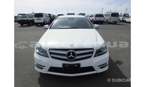 Buy Import Mercedes-Benz 190 White Car in Import - Dubai in Marquesas Buy Import Mercedes-Benz 190 White Car in Import - Dubai in Marquesas