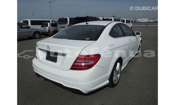 Buy Import Mercedes-Benz 190 White Car in Import - Dubai in Marquesas Buy Import Mercedes-Benz 190 White Car in Import - Dubai in Marquesas