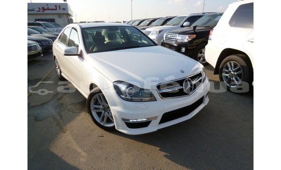 Buy Import Mercedes-Benz 200 White Car in Import - Dubai in Marquesas