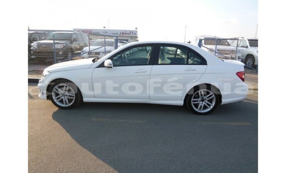 Buy Import Mercedes-Benz 200 White Car in Import - Dubai in Marquesas Buy Import Mercedes-Benz 200 White Car in Import - Dubai in Marquesas