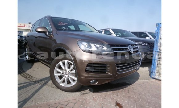 Acheter Import Voiture Volkswagen Touareg Marron à Import - Dubai, Marquesas Acheter Import Voiture Volkswagen Touareg Marron à Import - Dubai, Marquesas