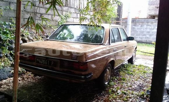 Acheter Occasion Voiture Mercedes-Benz ClasseE Autre à Amaru, Tubuai Acheter Occasion Voiture Mercedes-Benz ClasseE Autre à Amaru, Tubuai