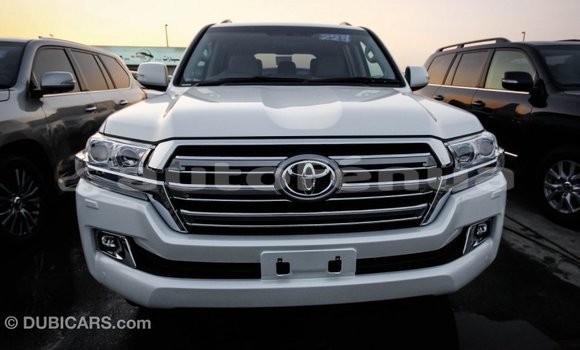 Buy Import Toyota Land Cruiser White Car in Import - Dubai in Marquesas Buy Import Toyota Land Cruiser White Car in Import - Dubai in Marquesas