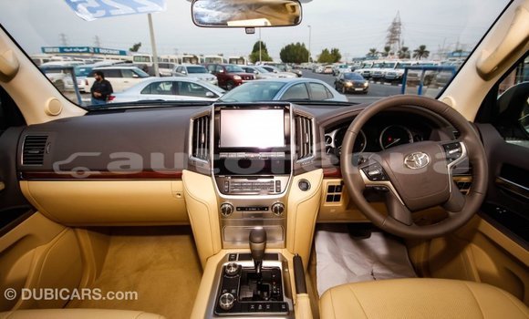 Buy Import Toyota Land Cruiser White Car in Import - Dubai in Marquesas Buy Import Toyota Land Cruiser White Car in Import - Dubai in Marquesas