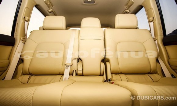 Buy Import Toyota Land Cruiser White Car in Import - Dubai in Marquesas Buy Import Toyota Land Cruiser White Car in Import - Dubai in Marquesas