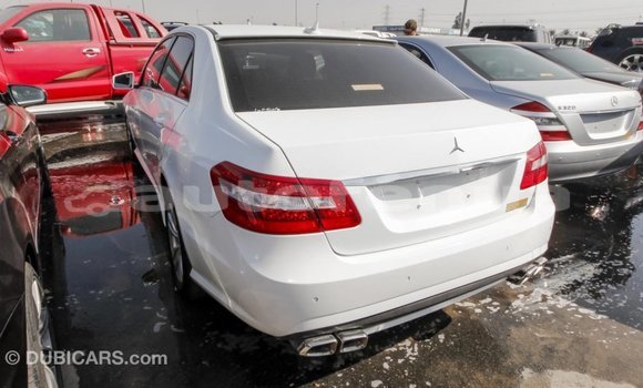 Buy Import Mercedes-Benz 200 White Car in Import - Dubai in Marquesas Buy Import Mercedes-Benz 200 White Car in Import - Dubai in Marquesas
