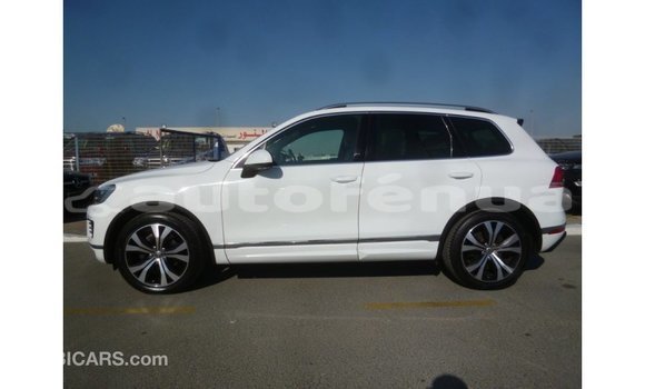 Buy Import Volkswagen Touareg White Car in Import - Dubai in Marquesas Buy Import Volkswagen Touareg White Car in Import - Dubai in Marquesas