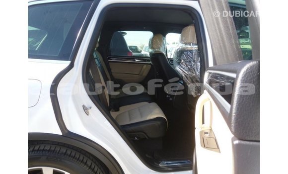 Buy Import Volkswagen Touareg White Car in Import - Dubai in Marquesas Buy Import Volkswagen Touareg White Car in Import - Dubai in Marquesas