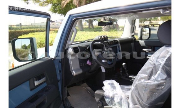 Acheter Import Voiture Toyota FJ Cruiser Bleu à Import - Dubai, Marquesas Acheter Import Voiture Toyota FJ Cruiser Bleu à Import - Dubai, Marquesas