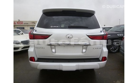 Acheter Import Voiture Lexus LX Blanc à Import - Dubai, Marquesas Acheter Import Voiture Lexus LX Blanc à Import - Dubai, Marquesas