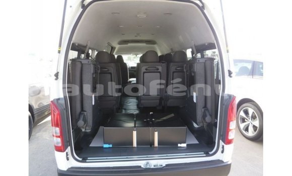 Buy Import Toyota Hiace White Car in Import - Dubai in Marquesas Buy Import Toyota Hiace White Car in Import - Dubai in Marquesas