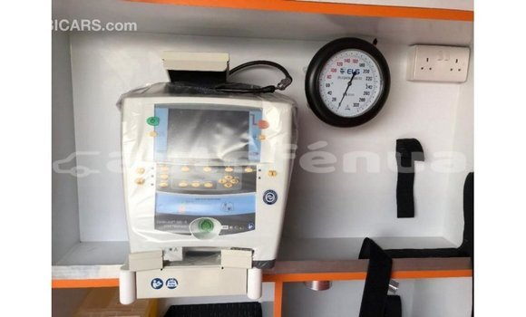 Acheter Import Voiture Toyota Hiace Blanc à Import - Dubai, Marquesas Acheter Import Voiture Toyota Hiace Blanc à Import - Dubai, Marquesas