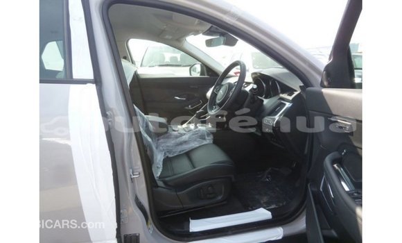 Acheter Import Voiture Jaguar E-Pace Blanc à Import - Dubai, Marquesas Acheter Import Voiture Jaguar E-Pace Blanc à Import - Dubai, Marquesas