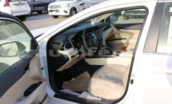 Acheter Import Voiture Toyota Camry Blanc à Import - Dubai, Marquesas Acheter Import Voiture Toyota Camry Blanc à Import - Dubai, Marquesas
