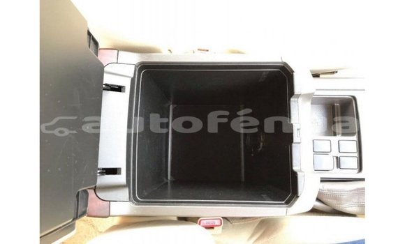 Acheter Import Voiture Toyota Prado Noir à Import - Dubai, Marquesas Acheter Import Voiture Toyota Prado Noir à Import - Dubai, Marquesas