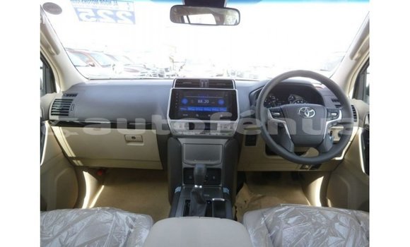 Acheter Import Voiture Toyota Prado Blanc à Import - Dubai, Marquesas Acheter Import Voiture Toyota Prado Blanc à Import - Dubai, Marquesas