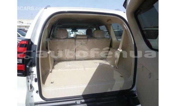 Acheter Import Voiture Toyota Prado Blanc à Import - Dubai, Marquesas Acheter Import Voiture Toyota Prado Blanc à Import - Dubai, Marquesas