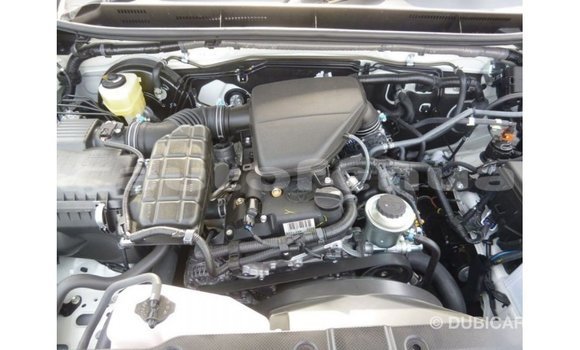 Acheter Import Voiture Toyota Prado Blanc à Import - Dubai, Marquesas Acheter Import Voiture Toyota Prado Blanc à Import - Dubai, Marquesas