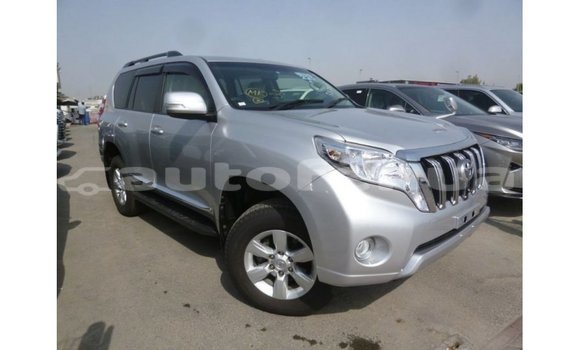 Acheter Import Voiture Toyota Prado Autre à Import - Dubai, Marquesas