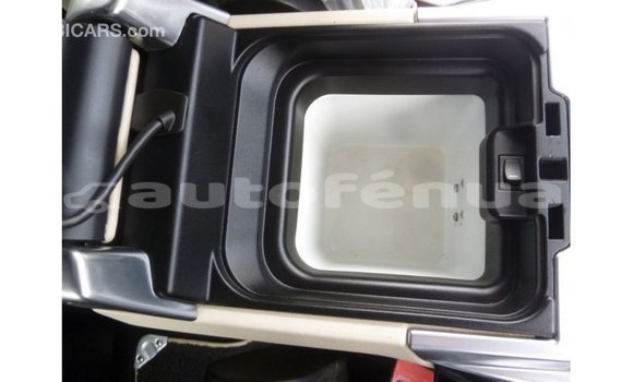 Buy Import Land Rover Range Rover Other Car in Import - Dubai in Marquesas Buy Import Land Rover Range Rover Other Car in Import - Dubai in Marquesas