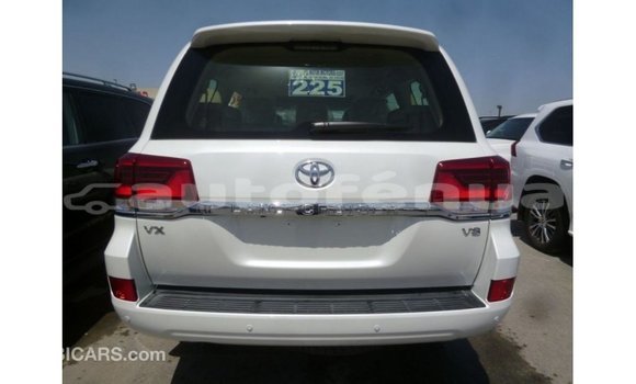 Acheter Import Voiture Toyota Land Cruiser Blanc à Import - Dubai, Marquesas Acheter Import Voiture Toyota Land Cruiser Blanc à Import - Dubai, Marquesas