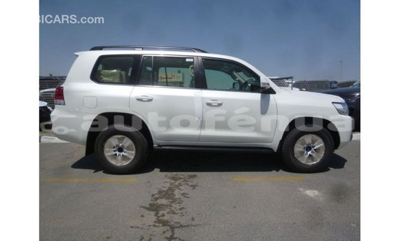 Acheter Import Voiture Toyota Land Cruiser Blanc à Import - Dubai, Marquesas Acheter Import Voiture Toyota Land Cruiser Blanc à Import - Dubai, Marquesas