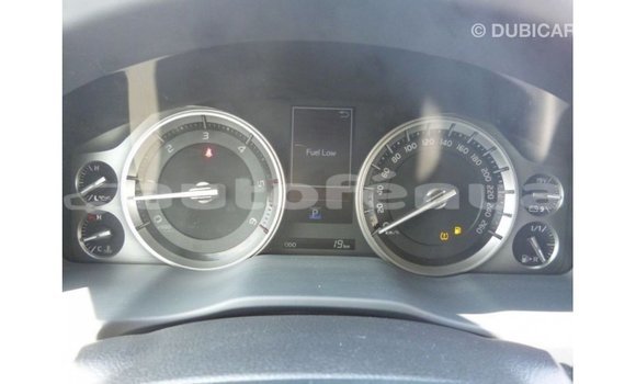 Acheter Import Voiture Toyota Land Cruiser Blanc à Import - Dubai, Marquesas Acheter Import Voiture Toyota Land Cruiser Blanc à Import - Dubai, Marquesas