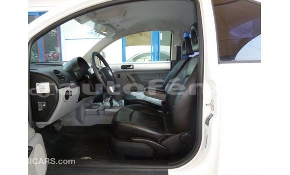 Buy Import Volkswagen Beetle White Car in Import - Dubai in Marquesas Buy Import Volkswagen Beetle White Car in Import - Dubai in Marquesas