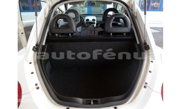 Buy Import Volkswagen Beetle White Car in Import - Dubai in Marquesas Buy Import Volkswagen Beetle White Car in Import - Dubai in Marquesas