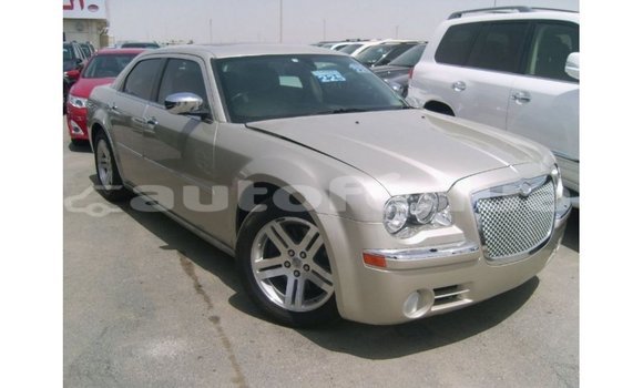 Acheter Import Voiture Chrysler 300 Beige à Import - Dubai, Marquesas