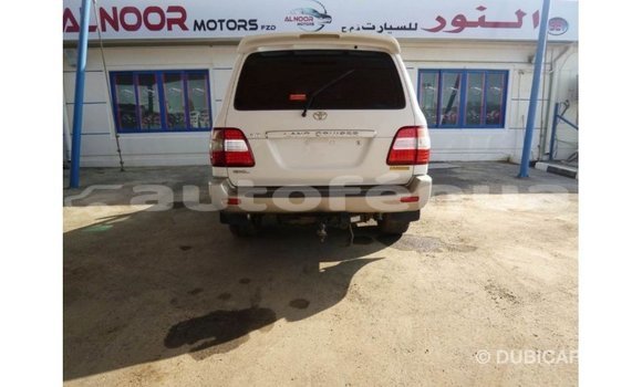 Buy Import Toyota Land Cruiser White Car in Import - Dubai in Marquesas Buy Import Toyota Land Cruiser White Car in Import - Dubai in Marquesas