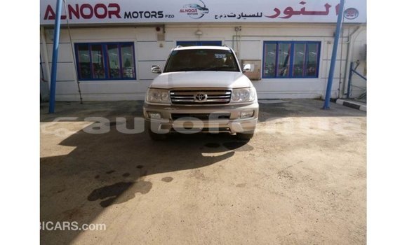 Buy Import Toyota Land Cruiser White Car in Import - Dubai in Marquesas Buy Import Toyota Land Cruiser White Car in Import - Dubai in Marquesas