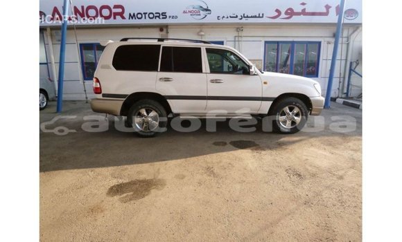 Buy Import Toyota Land Cruiser White Car in Import - Dubai in Marquesas Buy Import Toyota Land Cruiser White Car in Import - Dubai in Marquesas