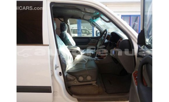 Buy Import Toyota Land Cruiser White Car in Import - Dubai in Marquesas Buy Import Toyota Land Cruiser White Car in Import - Dubai in Marquesas