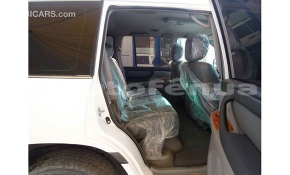 Buy Import Toyota Land Cruiser White Car in Import - Dubai in Marquesas Buy Import Toyota Land Cruiser White Car in Import - Dubai in Marquesas