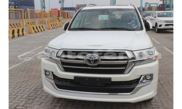 Acheter Import Voiture Toyota Land Cruiser Blanc à Import - Dubai, Marquesas Acheter Import Voiture Toyota Land Cruiser Blanc à Import - Dubai, Marquesas