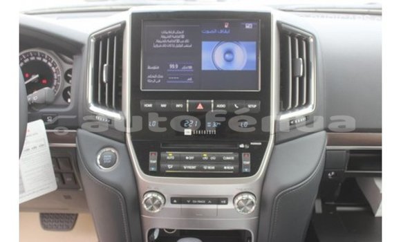 Acheter Import Voiture Toyota Land Cruiser Blanc à Import - Dubai, Marquesas Acheter Import Voiture Toyota Land Cruiser Blanc à Import - Dubai, Marquesas